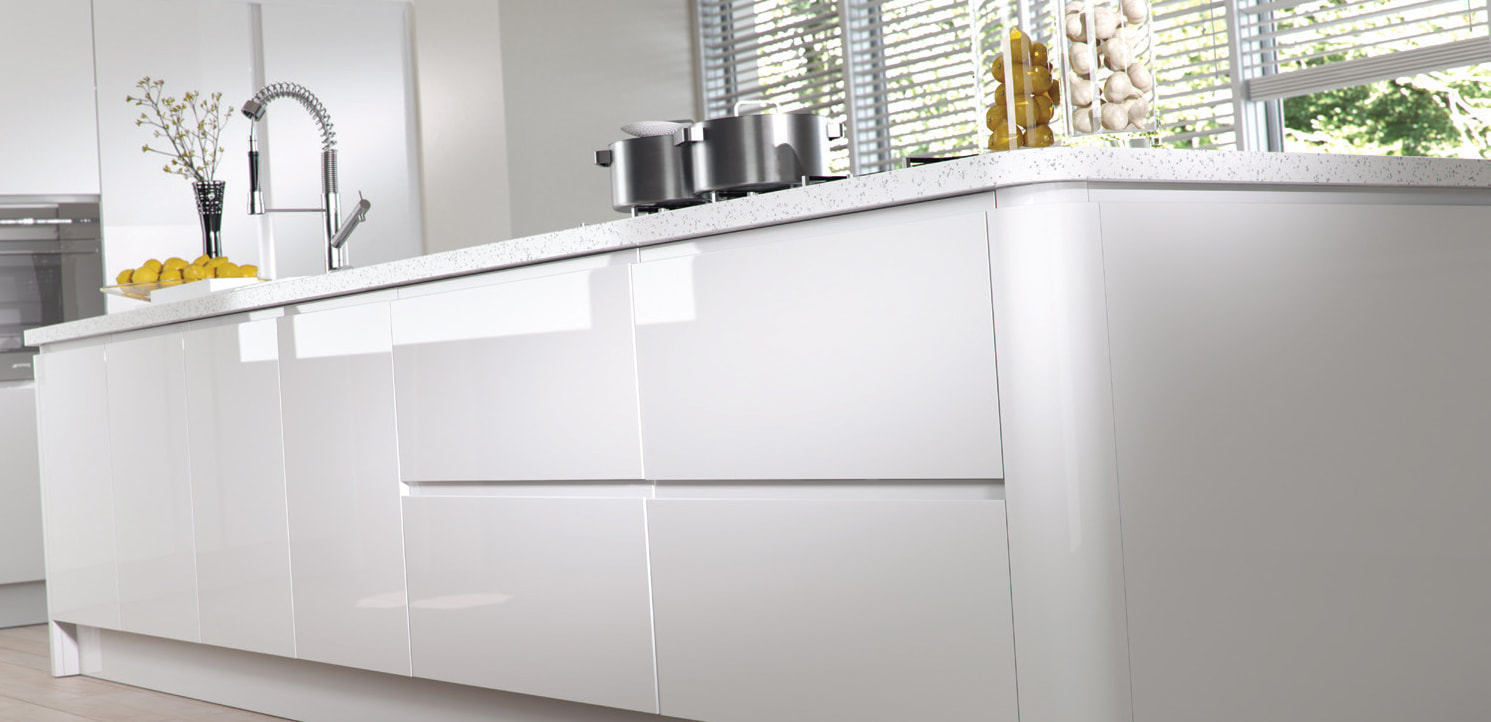 White high gloss luxury handle-less kitchen